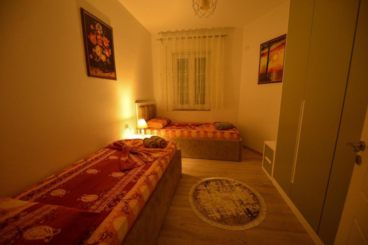 Denis Comfort Apartment Shkoder Exterior photo