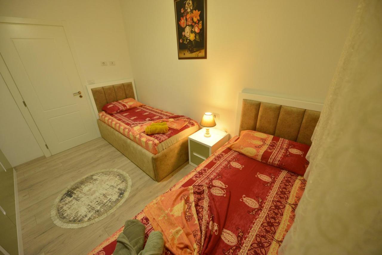 Denis Comfort Apartment Shkoder Exterior photo